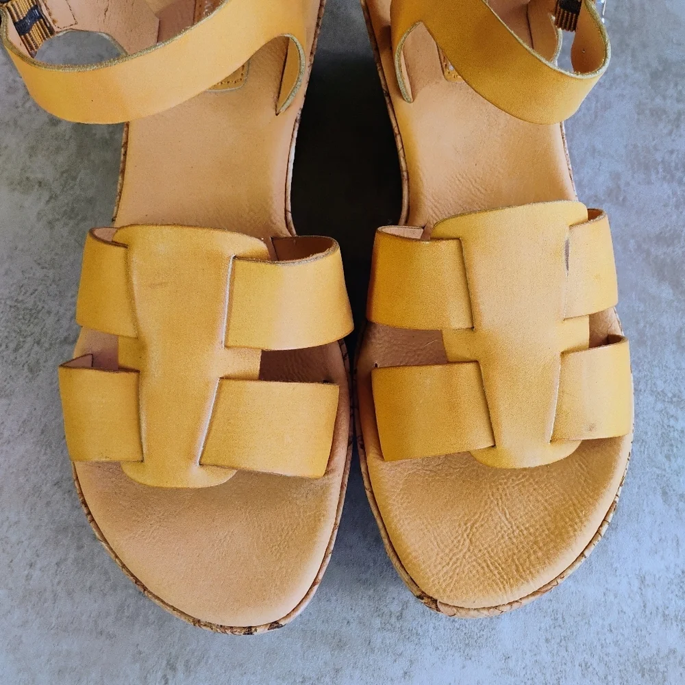 Korks by‎ Kork-Ease Brie Wedge Sandals Neutral Beige Leather Confort Size 9